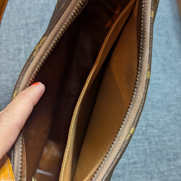 100% Authentic Vintage Louis Vuitton Hobo Bag - Picture 5 of 10